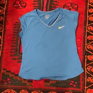 NIKE SHORT SLEEVE TOP
